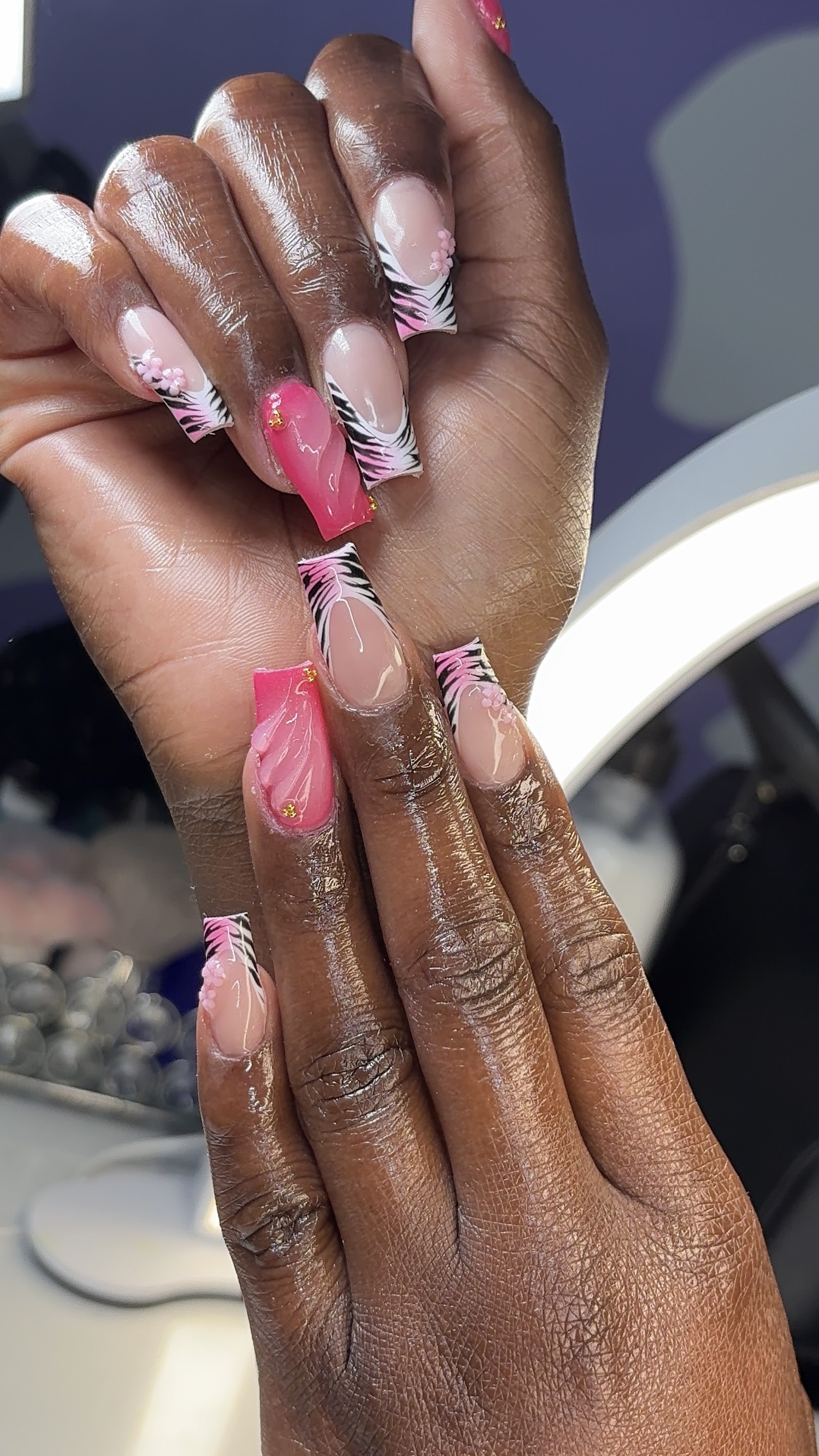 Poppinn Nails nail photo 1